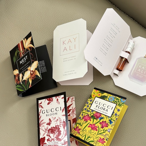 Assorted Perfume Sample Collection - Picture 3 of 5